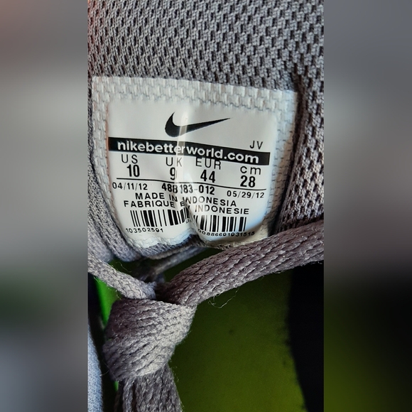 Nike Revolution Running Shoes - Picture 13 of 16